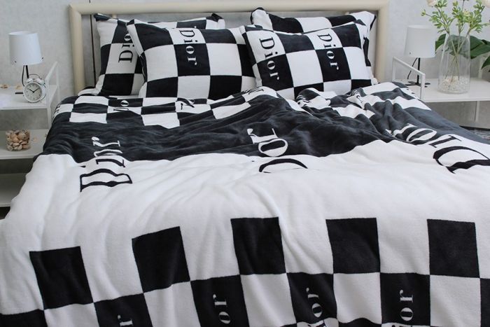 Комплект постільної білизни сімейний наволочки 50*70см велсофт (мікрофібра) VL-057