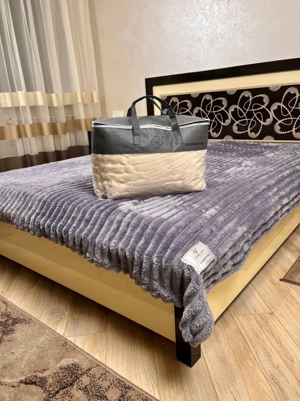 Плед Королівська смужка Шарпей Colorful Home DR-3